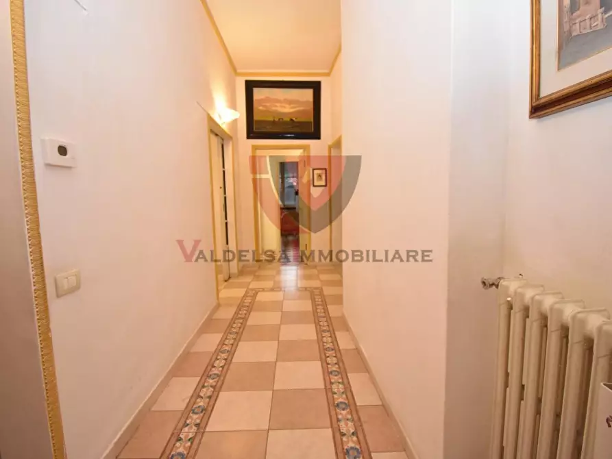 Immagine 16 di Appartamento in vendita  a Siena