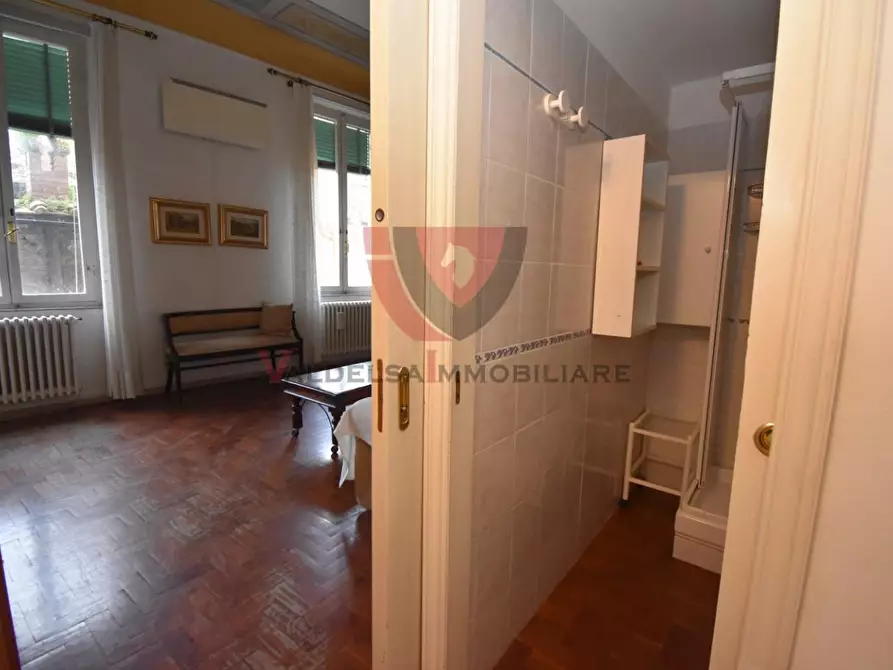 Immagine 20 di Appartamento in vendita  a Siena