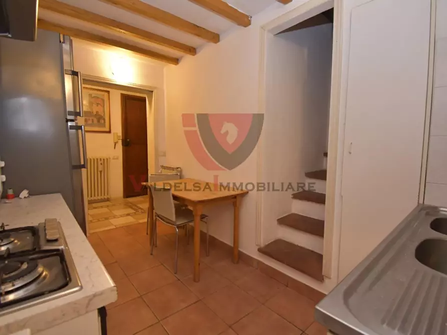 Immagine 14 di Appartamento in vendita  a Siena