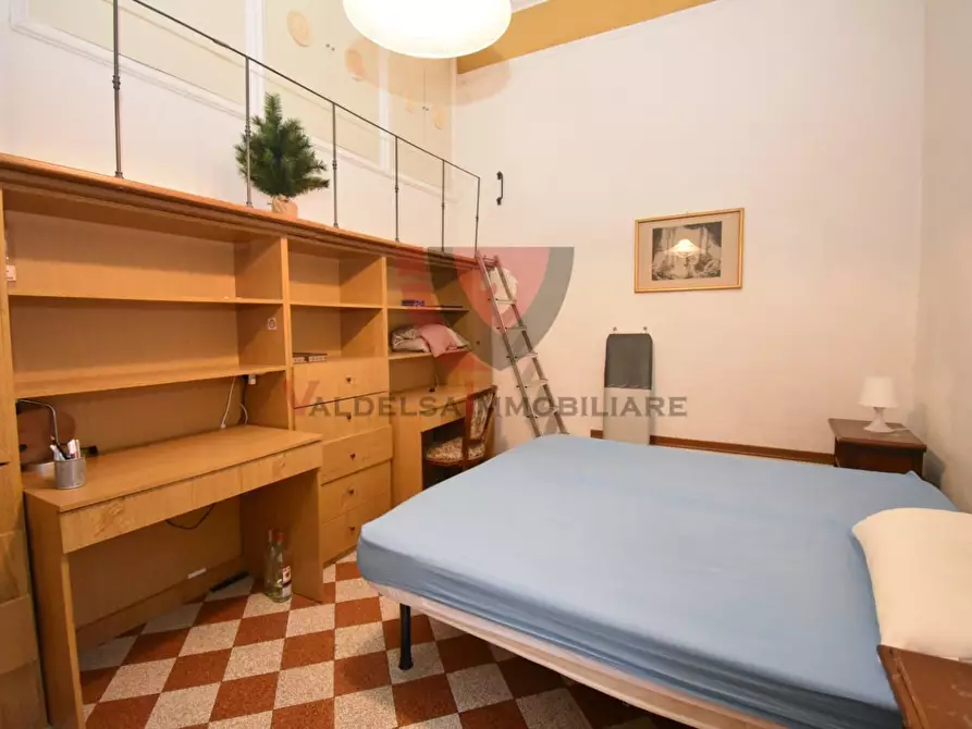 Immagine 25 di Appartamento in vendita  a Siena