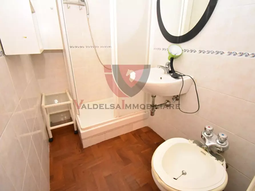 Immagine 22 di Appartamento in vendita  a Siena