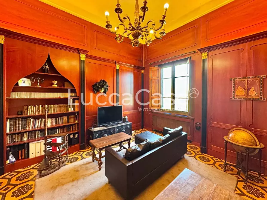 Immagine 33 di Villa in vendita  a Lucca