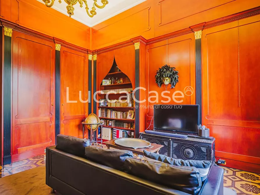 Immagine 34 di Villa in vendita  a Lucca