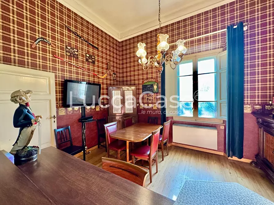 Immagine 37 di Villa in vendita  a Lucca