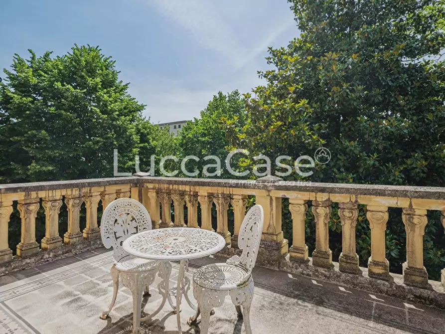 Immagine 24 di Villa in vendita  a Lucca