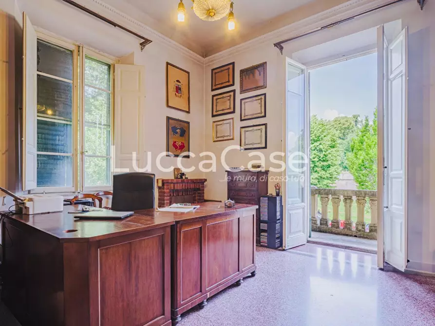 Immagine 26 di Villa in vendita  a Lucca