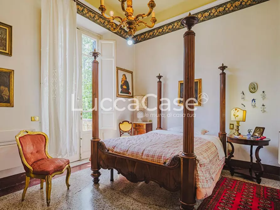 Immagine 23 di Villa in vendita  a Lucca
