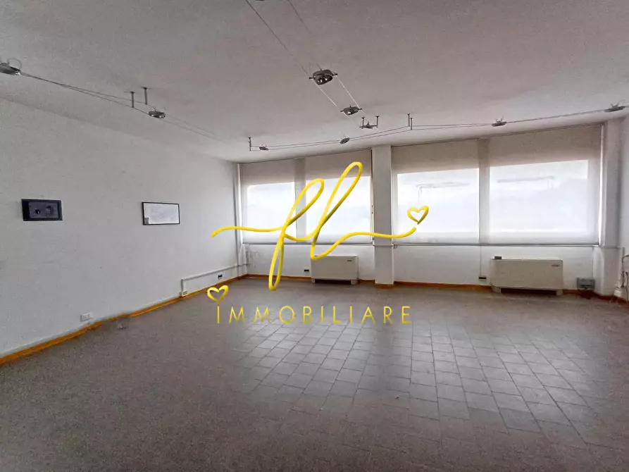 Immagine 5 di Ufficio in vendita  a Castagneto Carducci