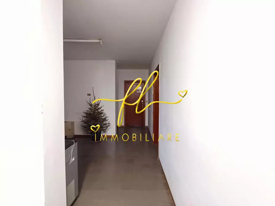 Immagine 2 di Ufficio in vendita  a Castagneto Carducci