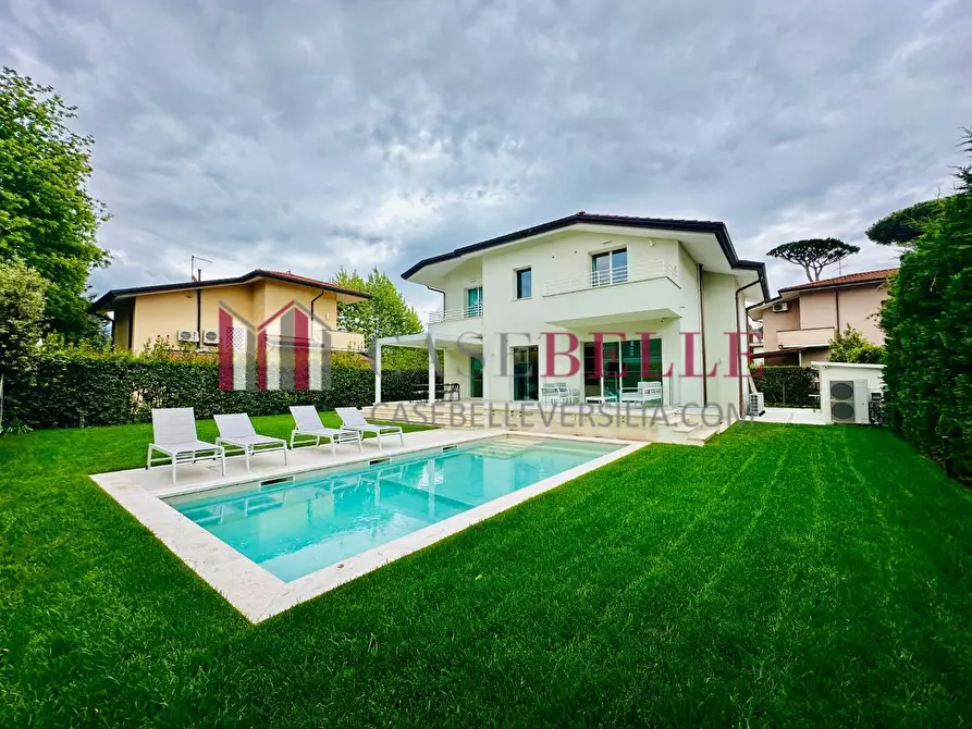 Immagine 62 di Villa in vendita  a Pietrasanta