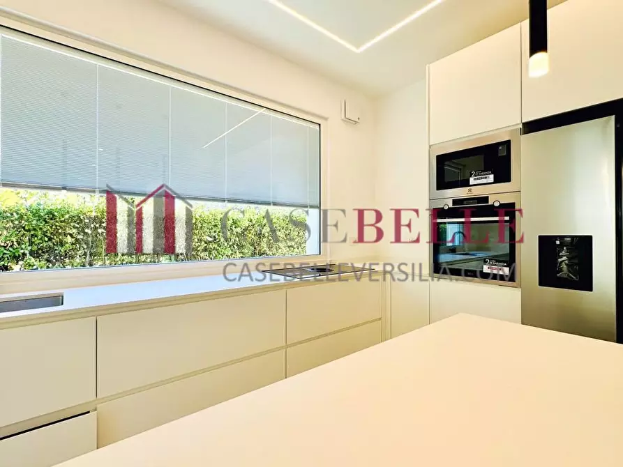 Immagine 10 di Villa in vendita  a Pietrasanta