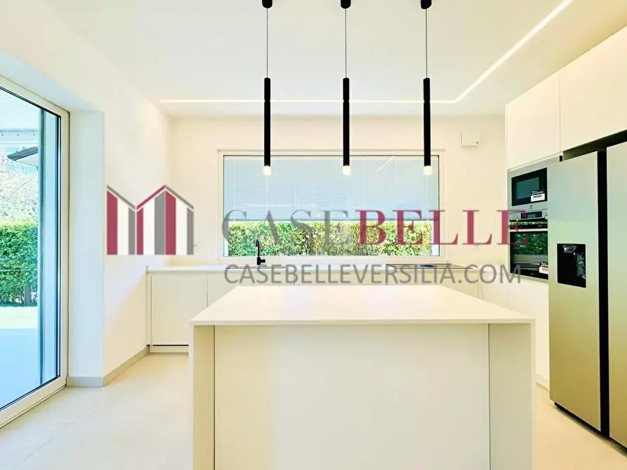 Immagine 8 di Villa in vendita  a Pietrasanta