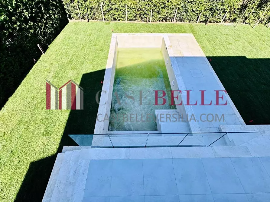 Immagine 52 di Villa in vendita  a Pietrasanta