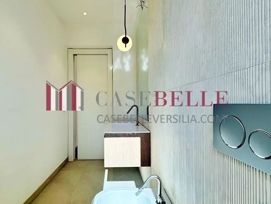 Immagine 15 di Villa in vendita  a Pietrasanta