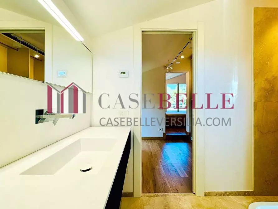 Immagine 50 di Villa in vendita  a Pietrasanta