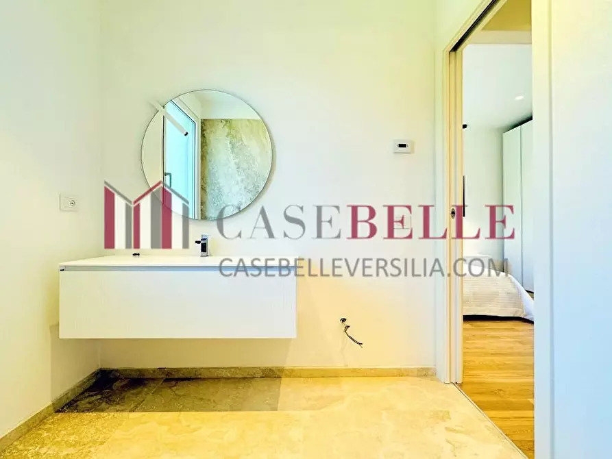 Immagine 40 di Villa in vendita  a Pietrasanta