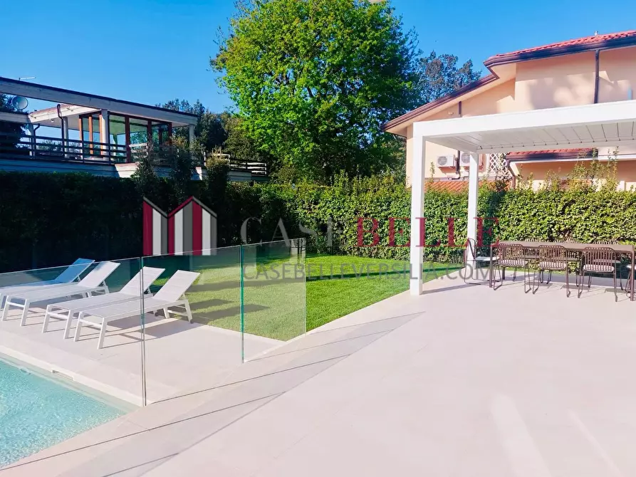 Immagine 60 di Villa in vendita  a Pietrasanta