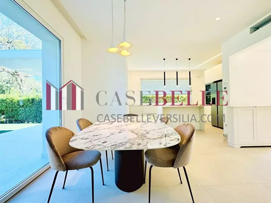 Immagine 7 di Villa in vendita  a Pietrasanta