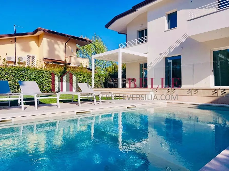 Immagine 59 di Villa in vendita  a Pietrasanta