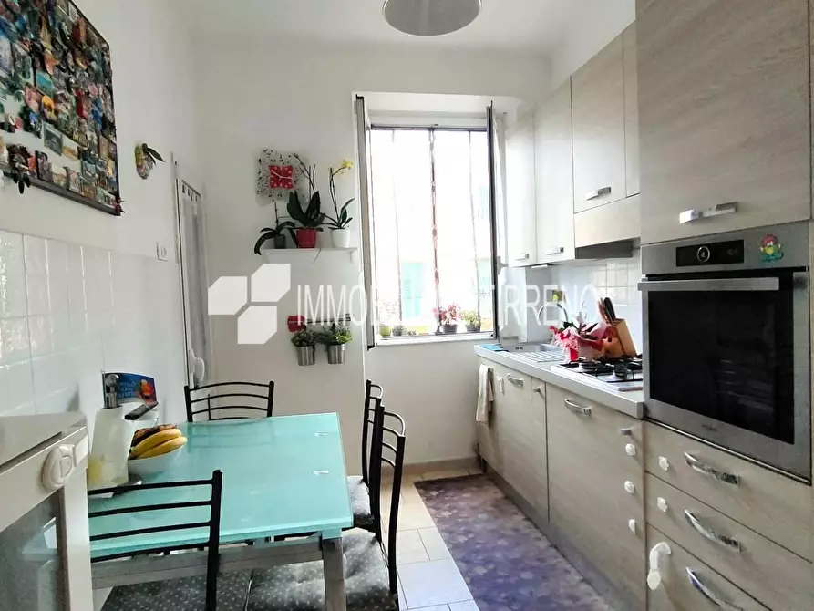 Immagine 2 di Appartamento in vendita  a Massa