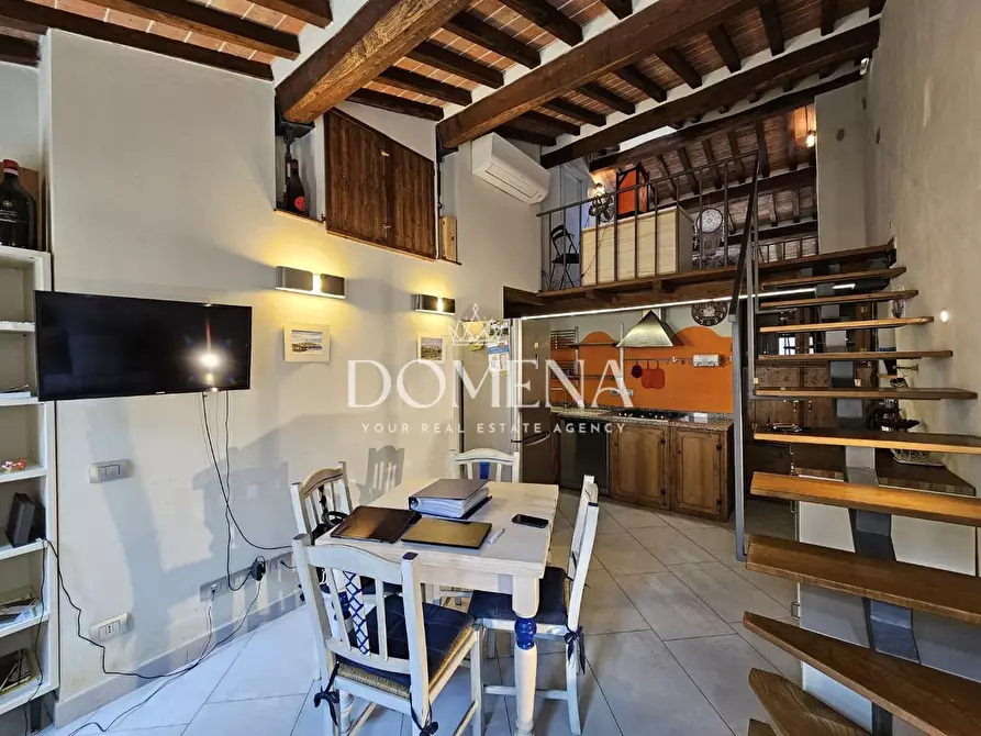 Immagine 11 di Appartamento in vendita  a Siena