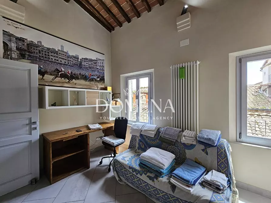 Immagine 14 di Appartamento in vendita  a Siena