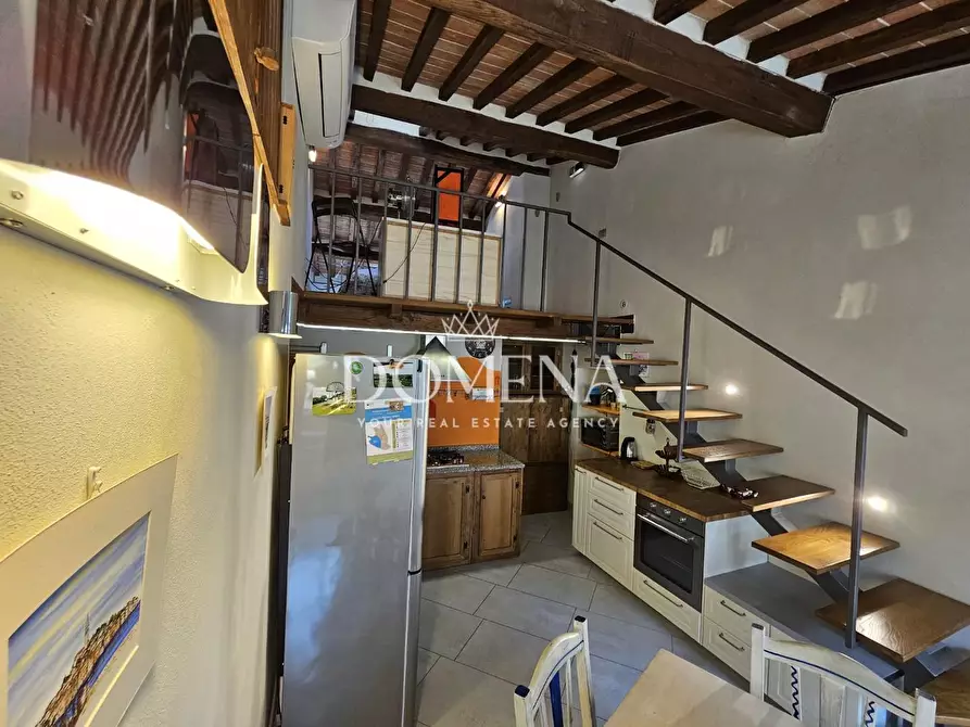 Immagine 10 di Appartamento in vendita  a Siena