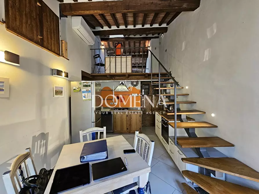 Immagine 9 di Appartamento in vendita  a Siena