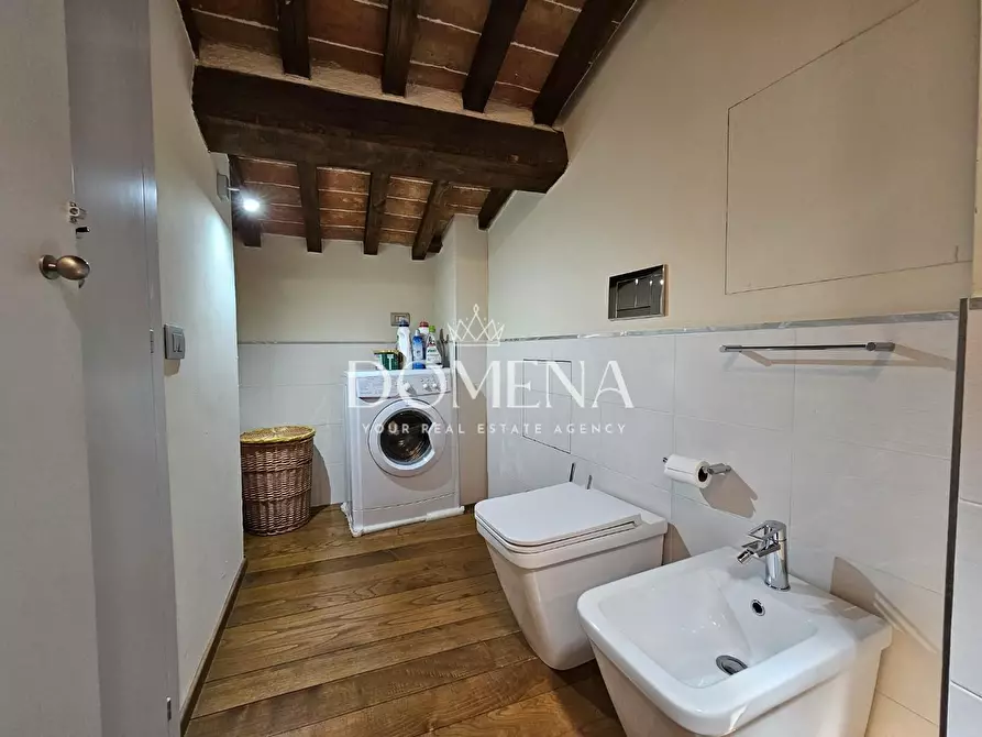 Immagine 6 di Appartamento in vendita  a Siena