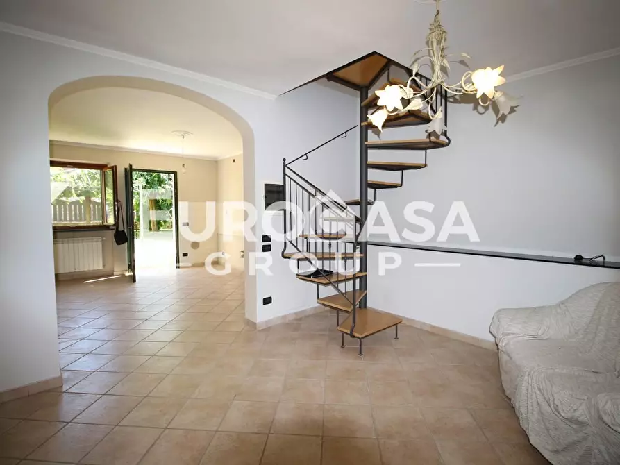 Immagine 17 di Villa in vendita  a Lucca