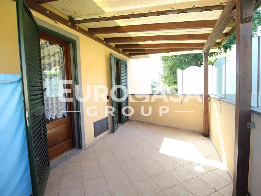 Immagine 50 di Villa in vendita  a Lucca