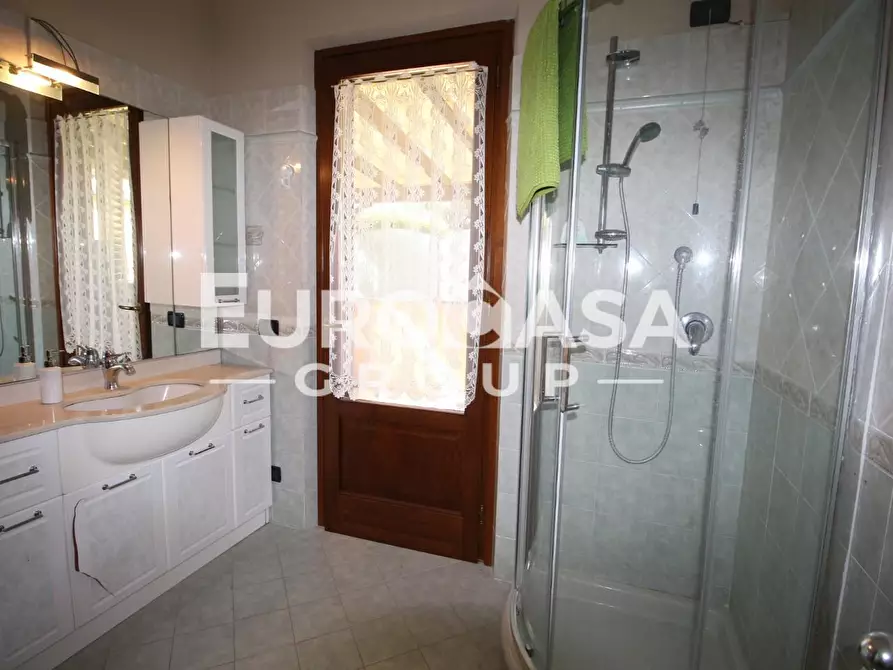 Immagine 39 di Villa in vendita  a Lucca