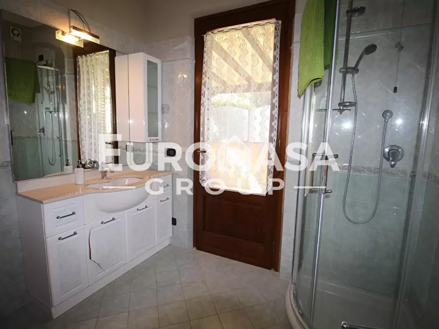 Immagine 40 di Villa in vendita  a Lucca