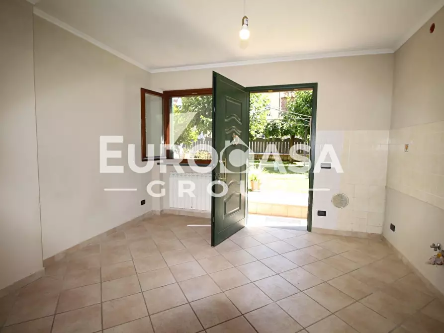 Immagine 22 di Villa in vendita  a Lucca