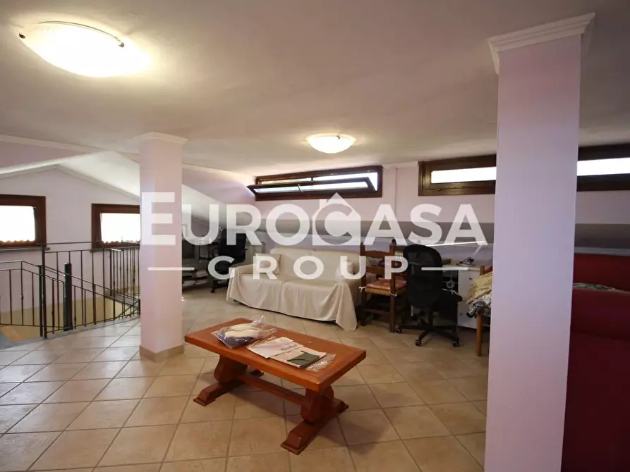 Immagine 52 di Villa in vendita  a Lucca