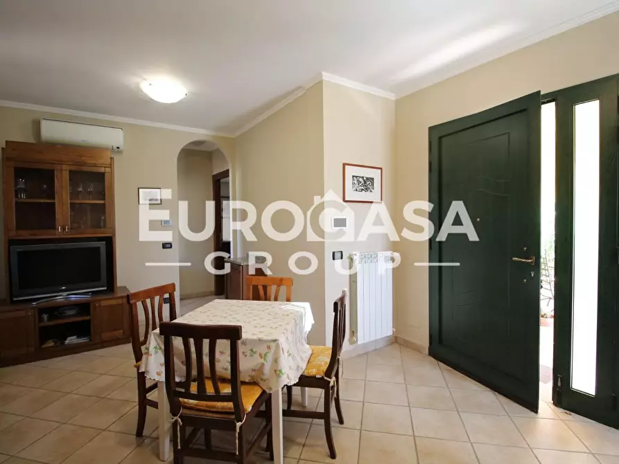 Immagine 33 di Villa in vendita  a Lucca