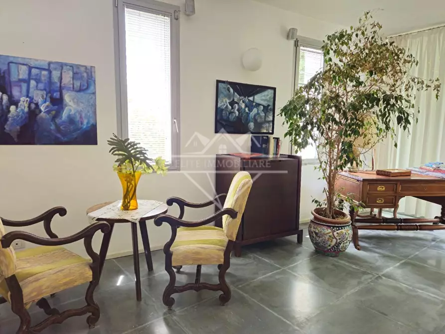 Immagine 21 di Casa indipendente in vendita  a Carrara