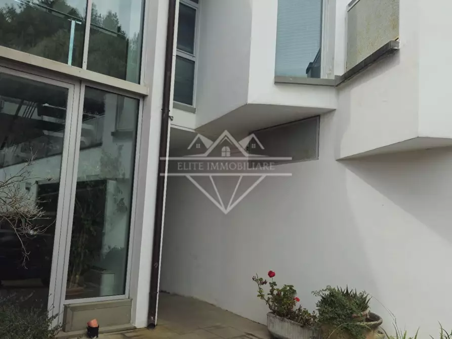 Immagine 50 di Casa indipendente in vendita  a Carrara