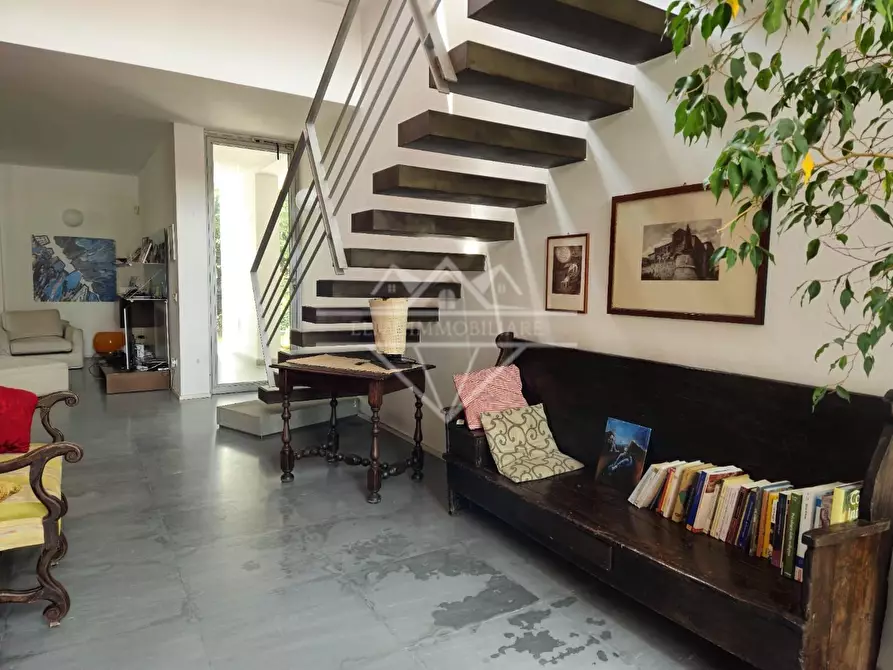 Immagine 8 di Casa indipendente in vendita  a Carrara