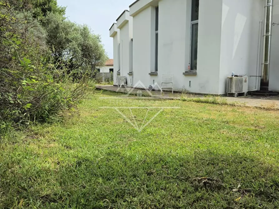 Immagine 68 di Casa indipendente in vendita  a Carrara