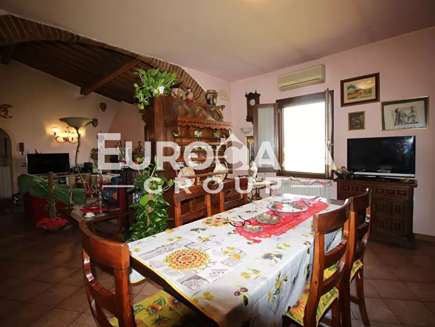 Immagine 19 di Appartamento in vendita  a Pontedera