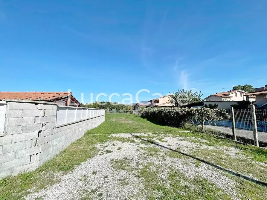 Immagine 41 di Attività commerciale in vendita  a Lucca