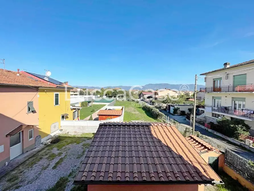 Immagine 15 di Attività commerciale in vendita  a Lucca