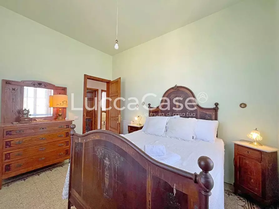 Immagine 25 di Attività commerciale in vendita  a Lucca