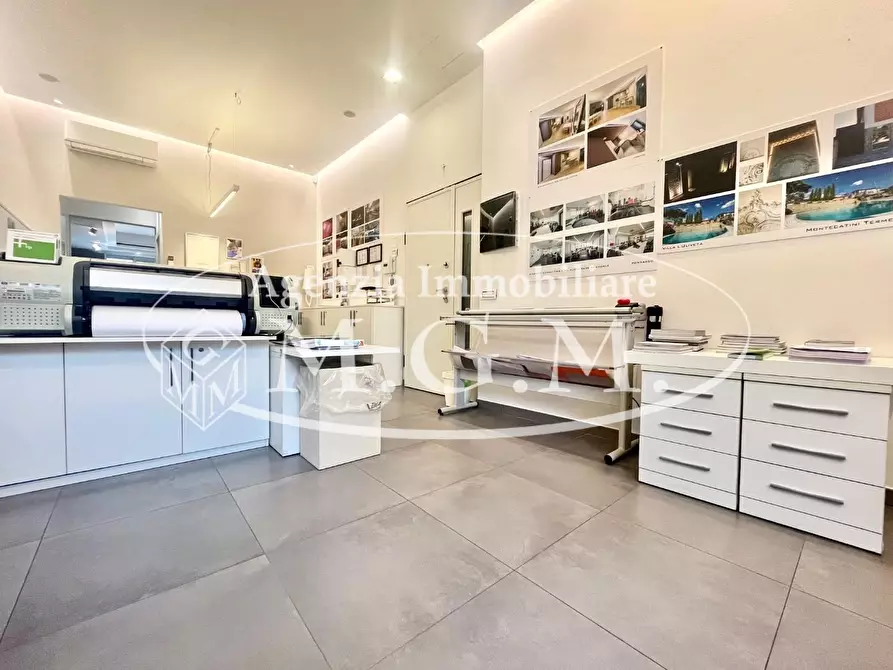 Immagine 3 di Ufficio in affitto  a Pontedera