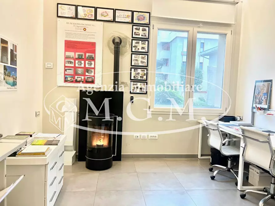 Immagine 10 di Ufficio in affitto  a Pontedera