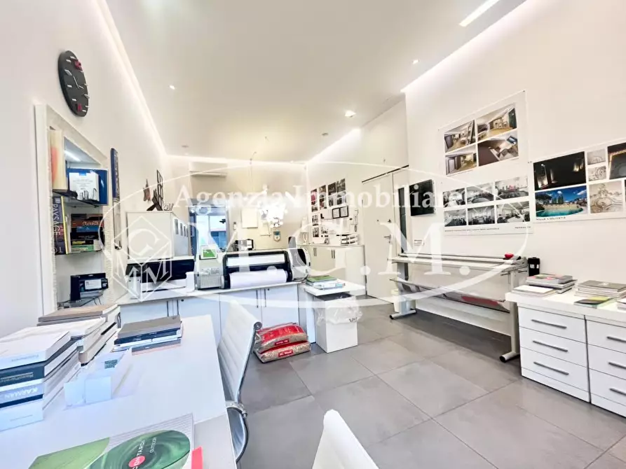 Immagine 11 di Ufficio in affitto  a Pontedera