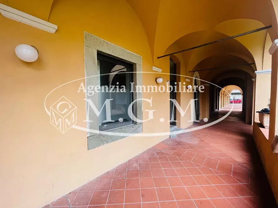 Immagine 2 di Locale commerciale in vendita  a Pisa