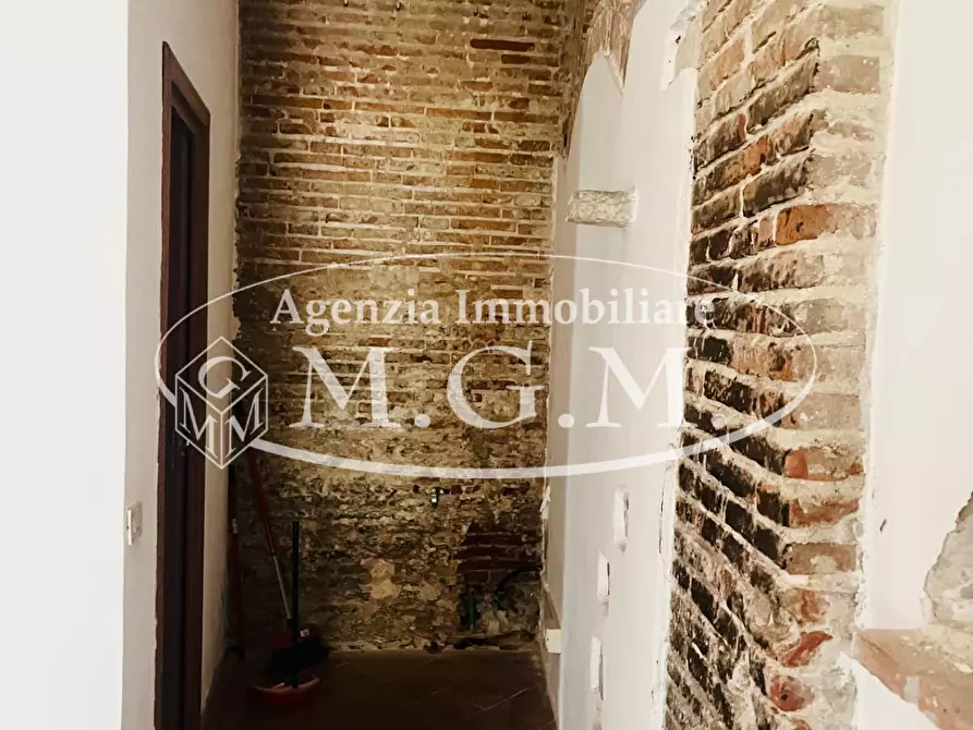 Immagine 10 di Locale commerciale in vendita  a Pisa