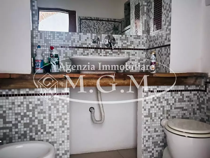 Immagine 11 di Locale commerciale in vendita  a Pisa